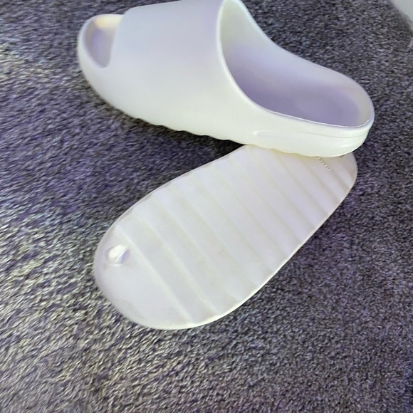 Sandals - Picture 2 of 4